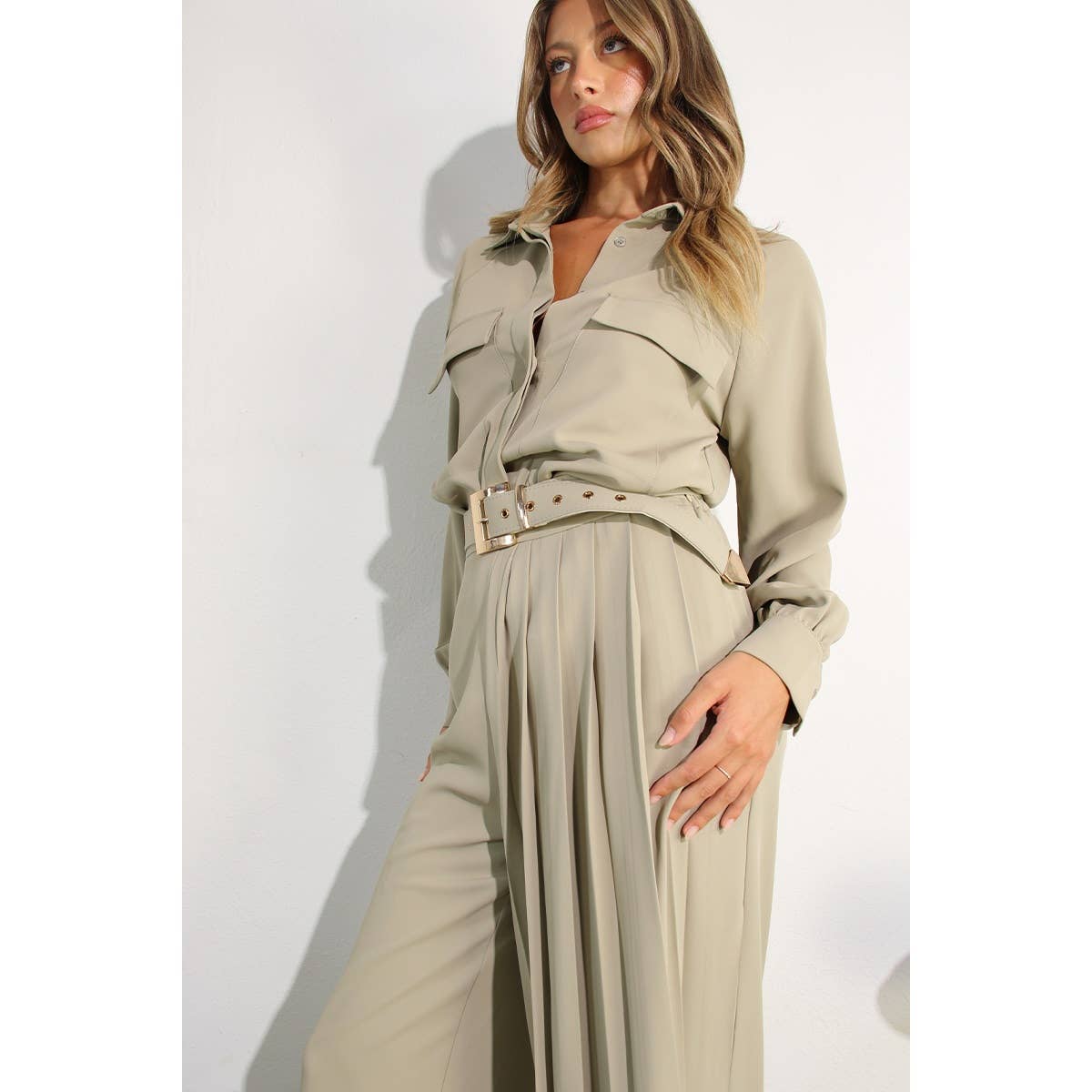 JACKET TOP AND ONE SIDE PLEATED PANTS SET