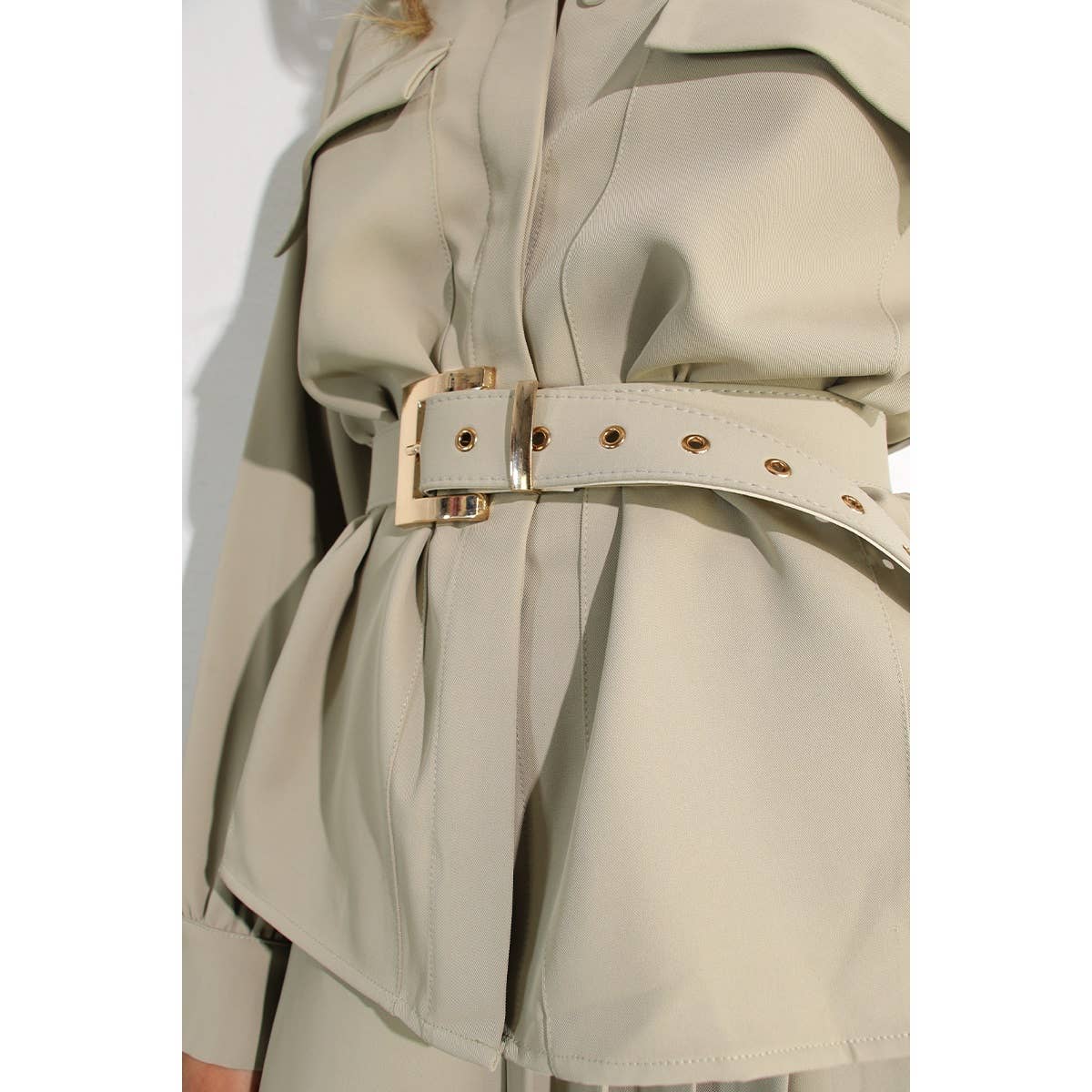 JACKET TOP AND ONE SIDE PLEATED PANTS SET