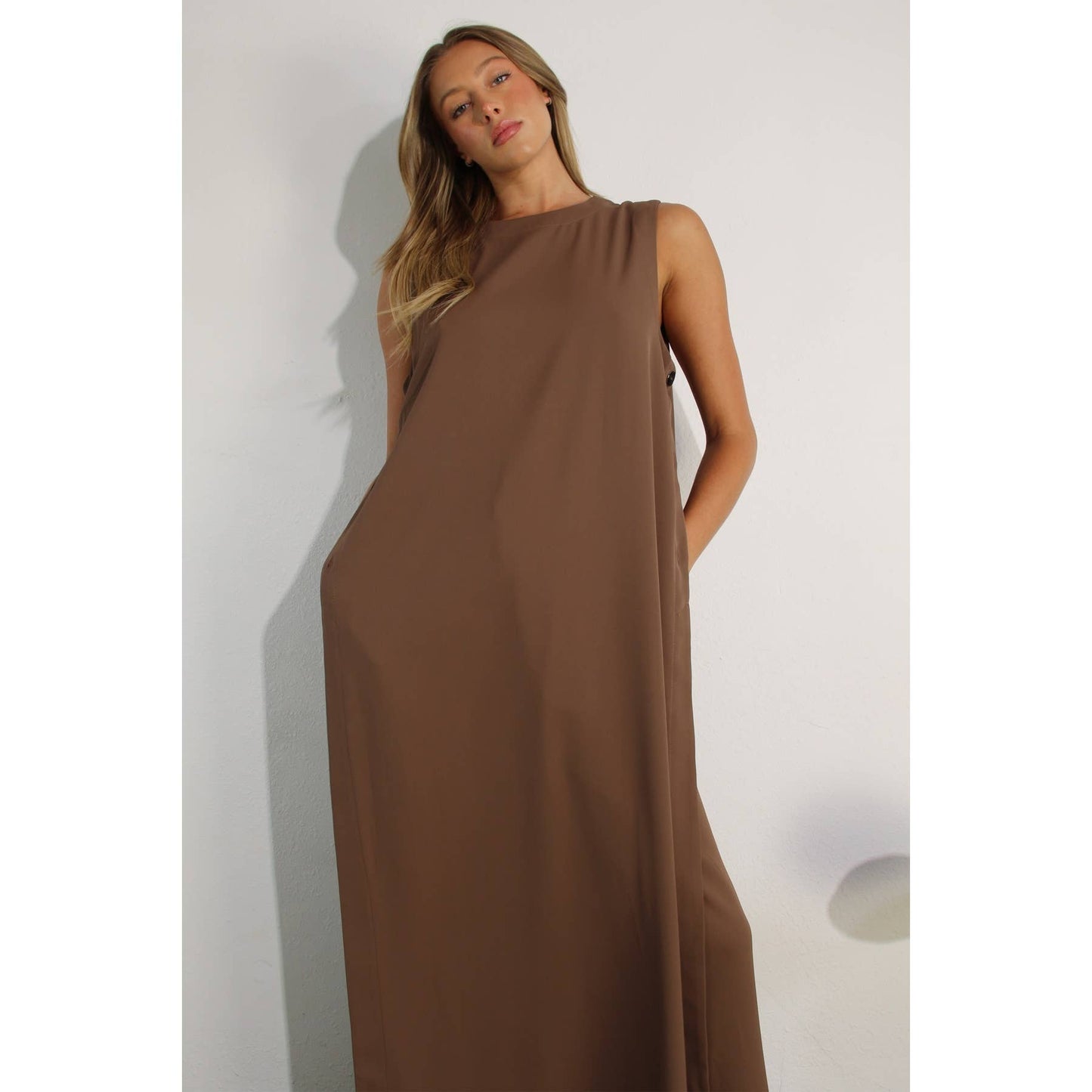 SLEEVELESS SLIT SIDE TOP AND PANTS SET