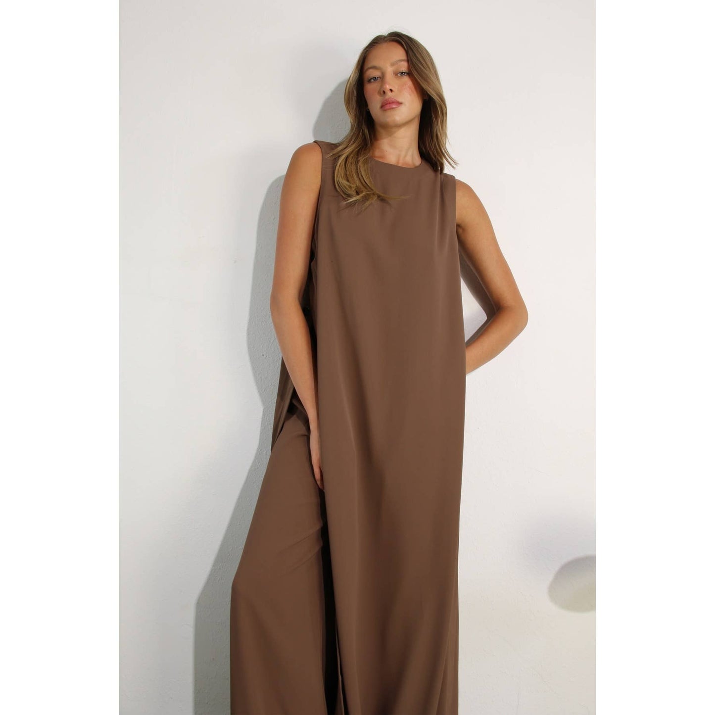 SLEEVELESS SLIT SIDE TOP AND PANTS SET