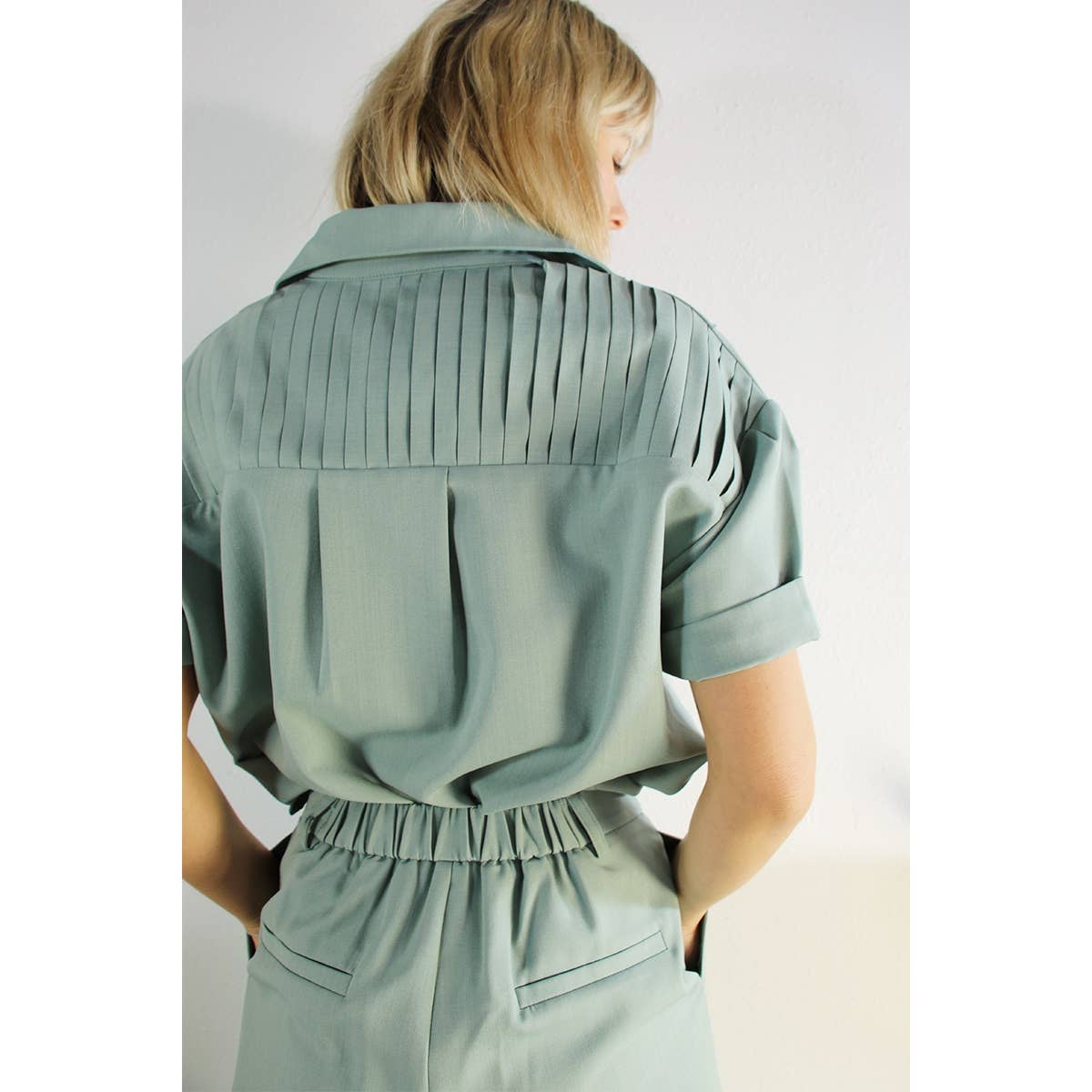 PLEATED BACK BUTTON DOWN SHIRTS TOP AND PANTS SET