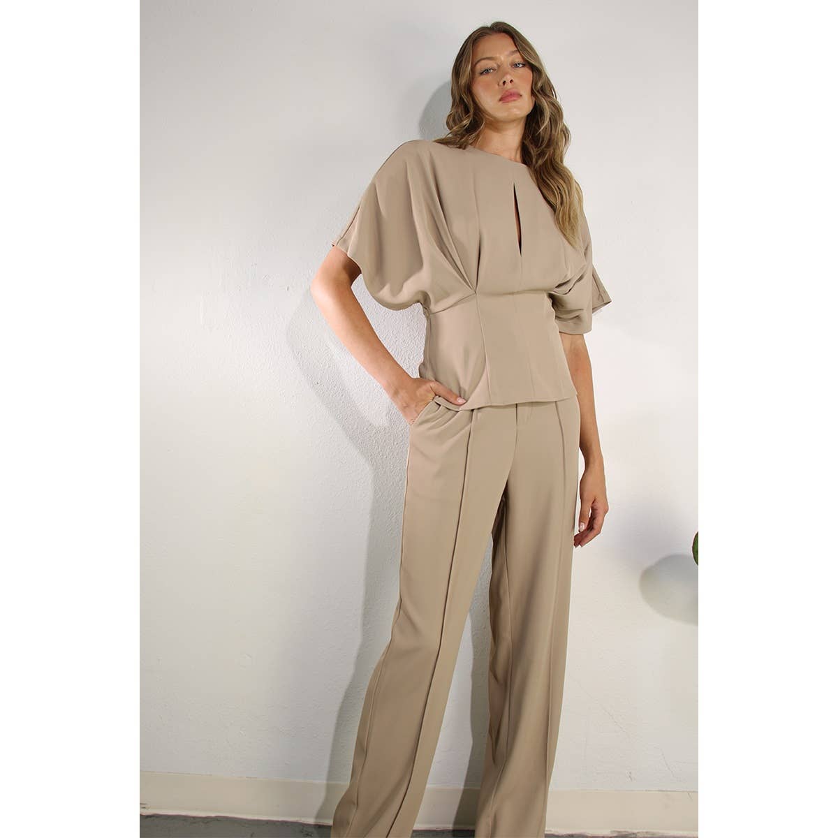 DRAPING TOP AND PANTS SET