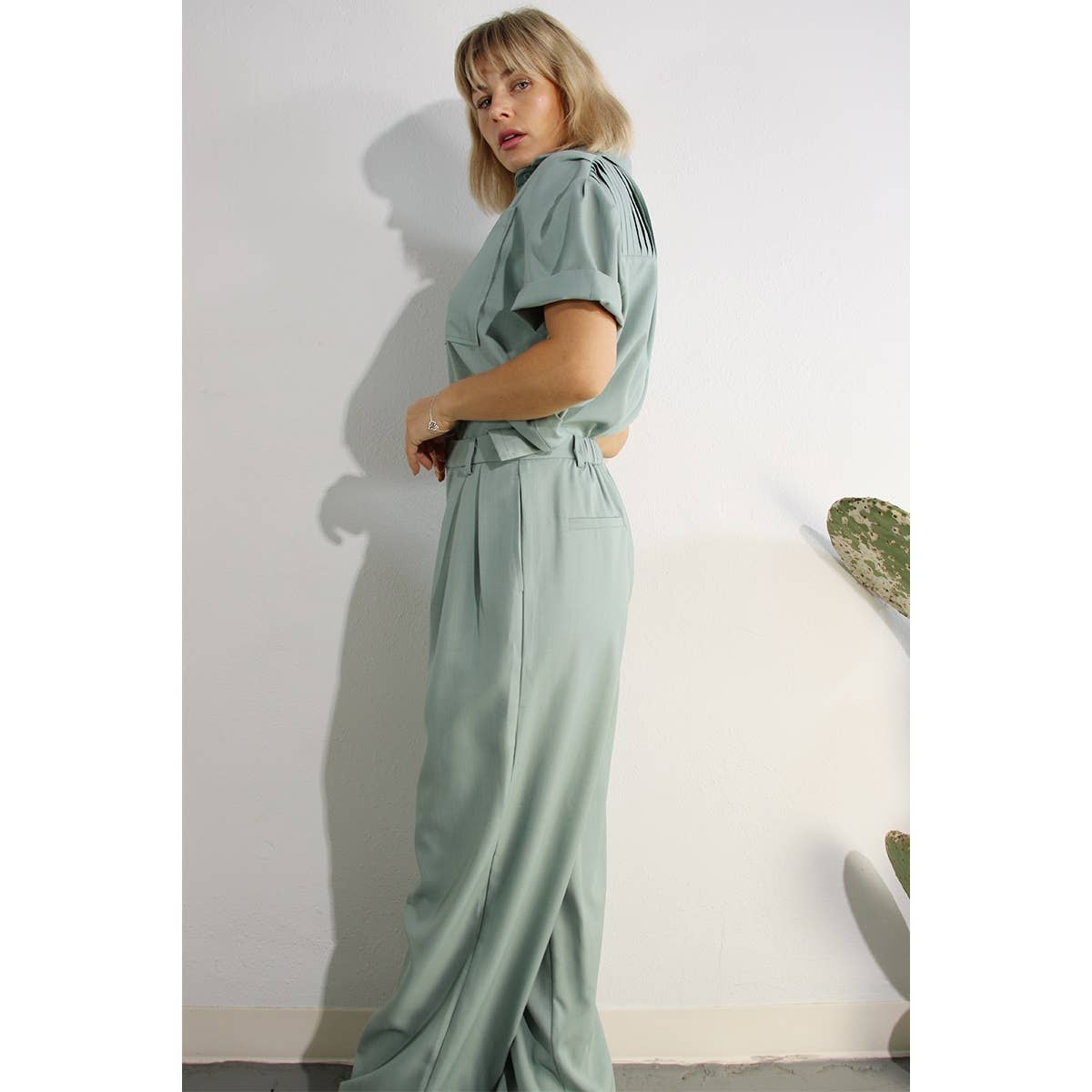 PLEATED BACK BUTTON DOWN SHIRTS TOP AND PANTS SET