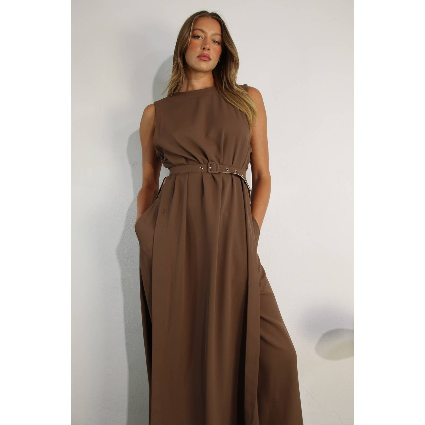 SLEEVELESS SLIT SIDE TOP AND PANTS SET